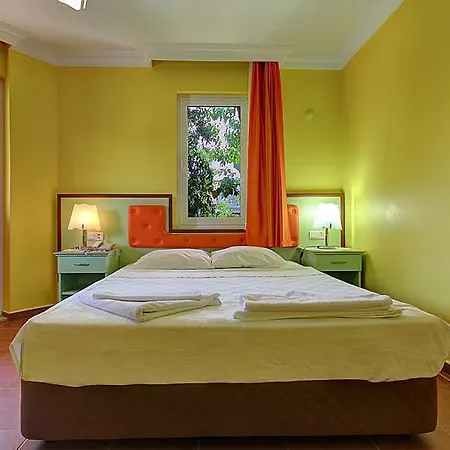 Hotel Mandalinn 3*